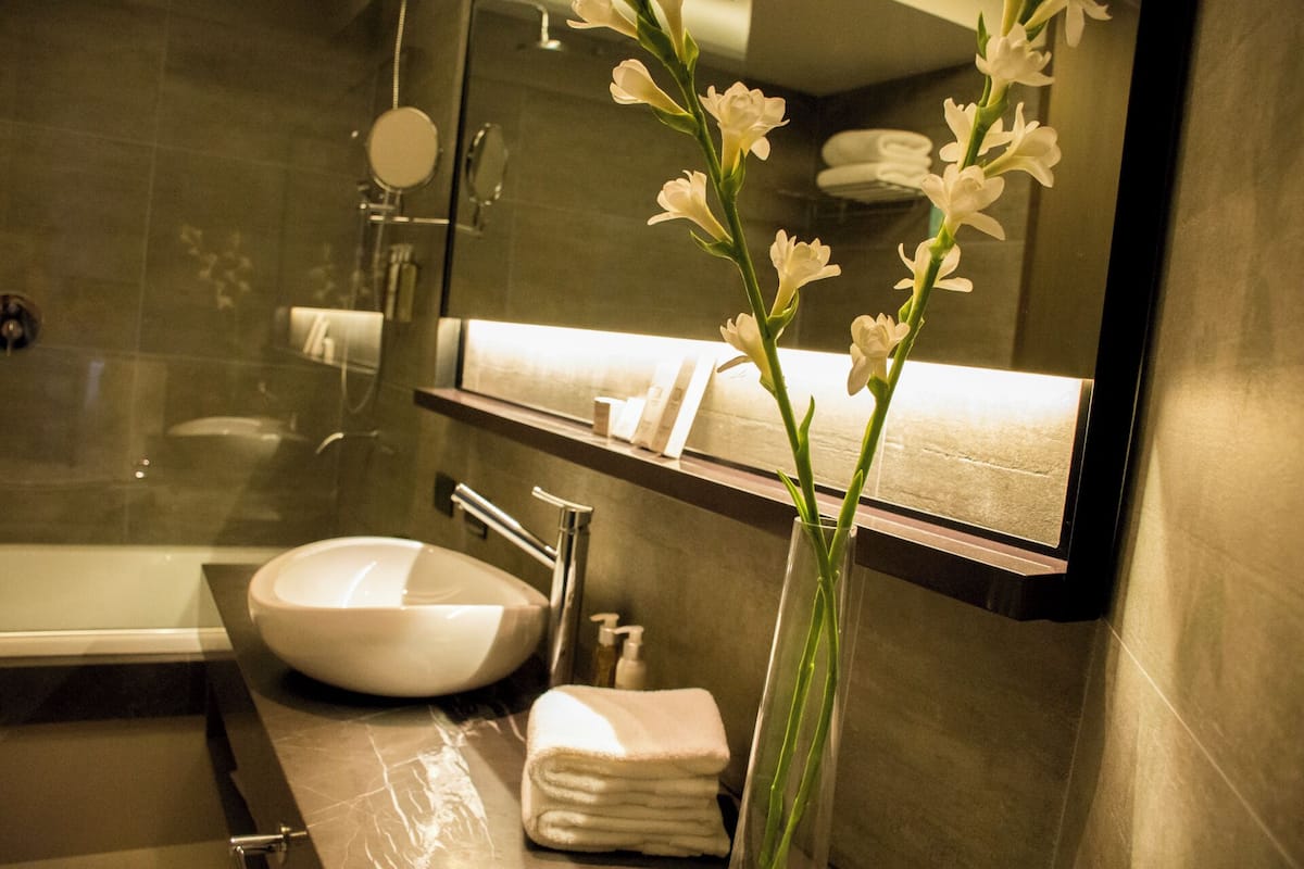 1 bedroom, premium bedding, minibar, in-room safe