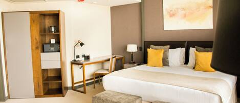 1 bedroom, premium bedding, minibar, in-room safe