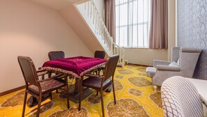 Suíte, 1 cama King, para não fumantes (Duplex Suite, Loft Style) | Frigobar, escrivaninha, cortinas blackout, ferros/tábuas de passar roupa