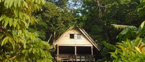 2 habitaciones, decoración personalizada y muebles diferentes