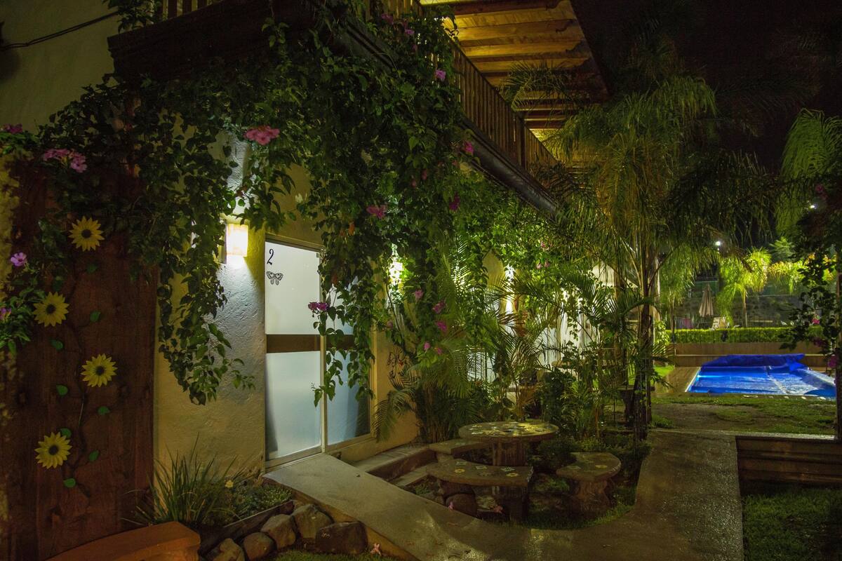 Comfort Villa, 2 Double Beds, Accessible, Pool View | Garden