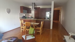 Deluxe Apartment, Accessible, City View | In-room dining - Beautiful 2BDR Apartment close to Reforma (Mexico City)