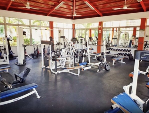 Fitness facility - Paradise 3 - In Santiago de los Caballeros (Gregorio Luperón) (Santiago de los Caballeros)