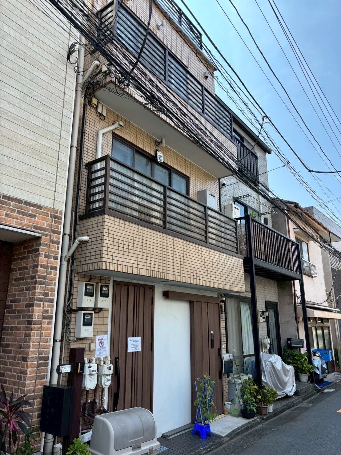 المنشأة من الخارج