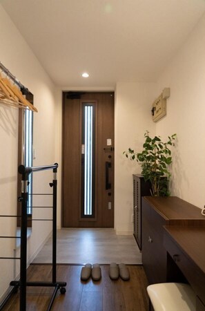 Studio | Living area | Flat-screen TV