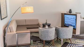 Televisión de pantalla plana de 55 pulgadas con canales por cable