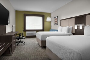 房內夾萬、書桌、遮光窗簾/窗簾、熨斗/熨衫板