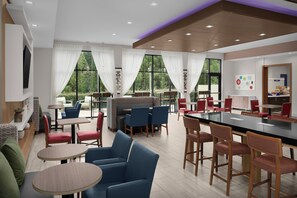 Dining - Holiday Inn Express & Suites Birmingham - Homewood by IHG (BIRMINGHAM)