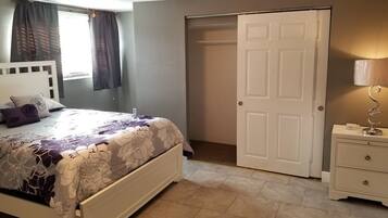 3 bedrooms, premium bedding, pillow-top beds, free WiFi