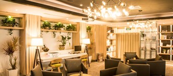 Golden Oasis Hotel