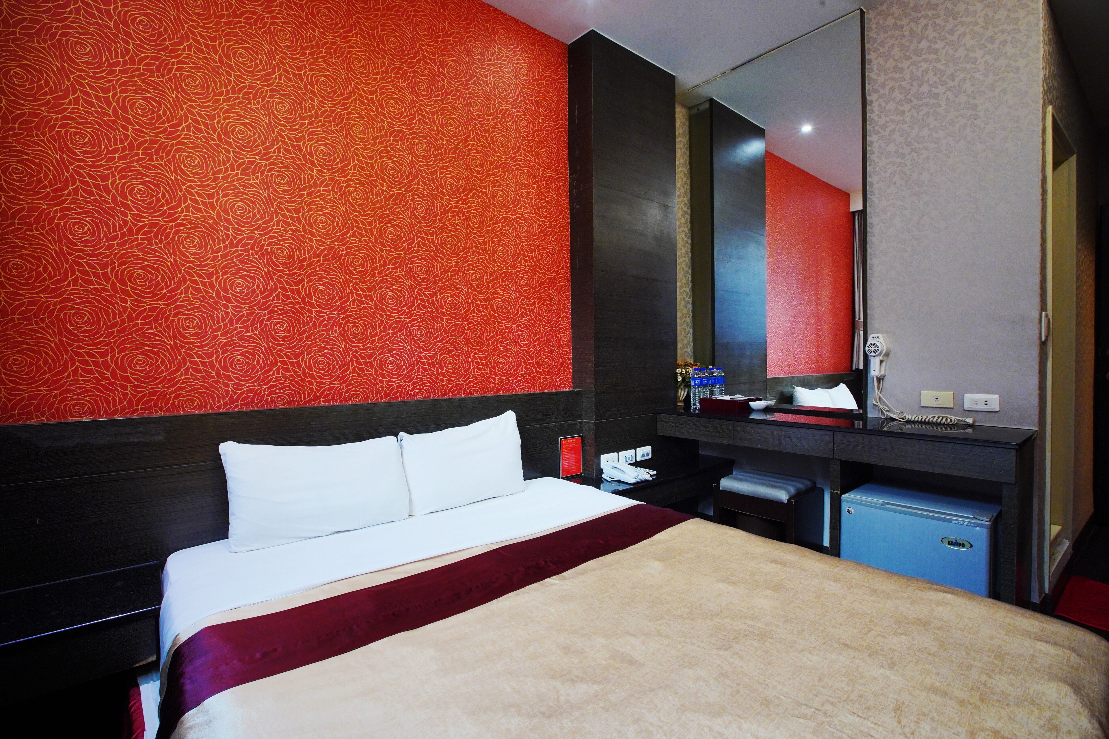 business double room | 1 bedroom, desk, blackout curtains, rollaway beds