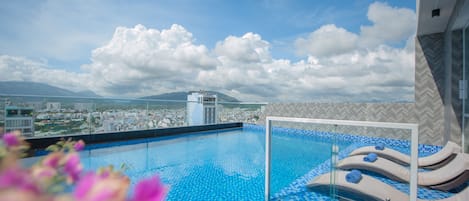 Khách sạn Meriton Hotel ở Nha Trang Khánh Hòa
