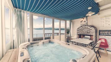 Private spa tub