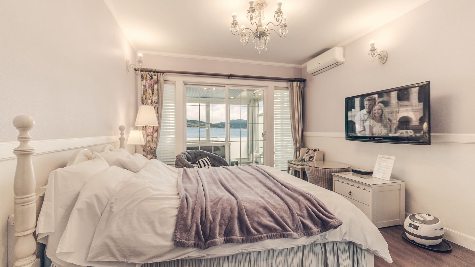 Kamar, jet tub (9 PY Spa Room) | Seprai premium dan didekorasi berbeda-beda