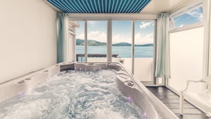 9 PY Spa Room | Private spa tub