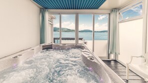 9 PY Spa Room | Private spa tub