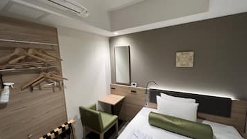 Corner Economy Double Room | Iron/ironing board, free WiFi, bed sheets