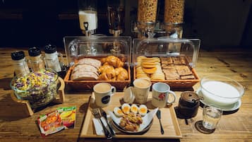 Free daily continental breakfast