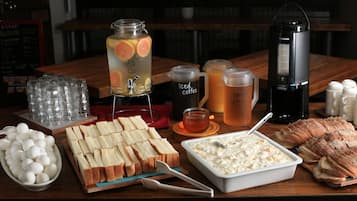 Free daily continental breakfast