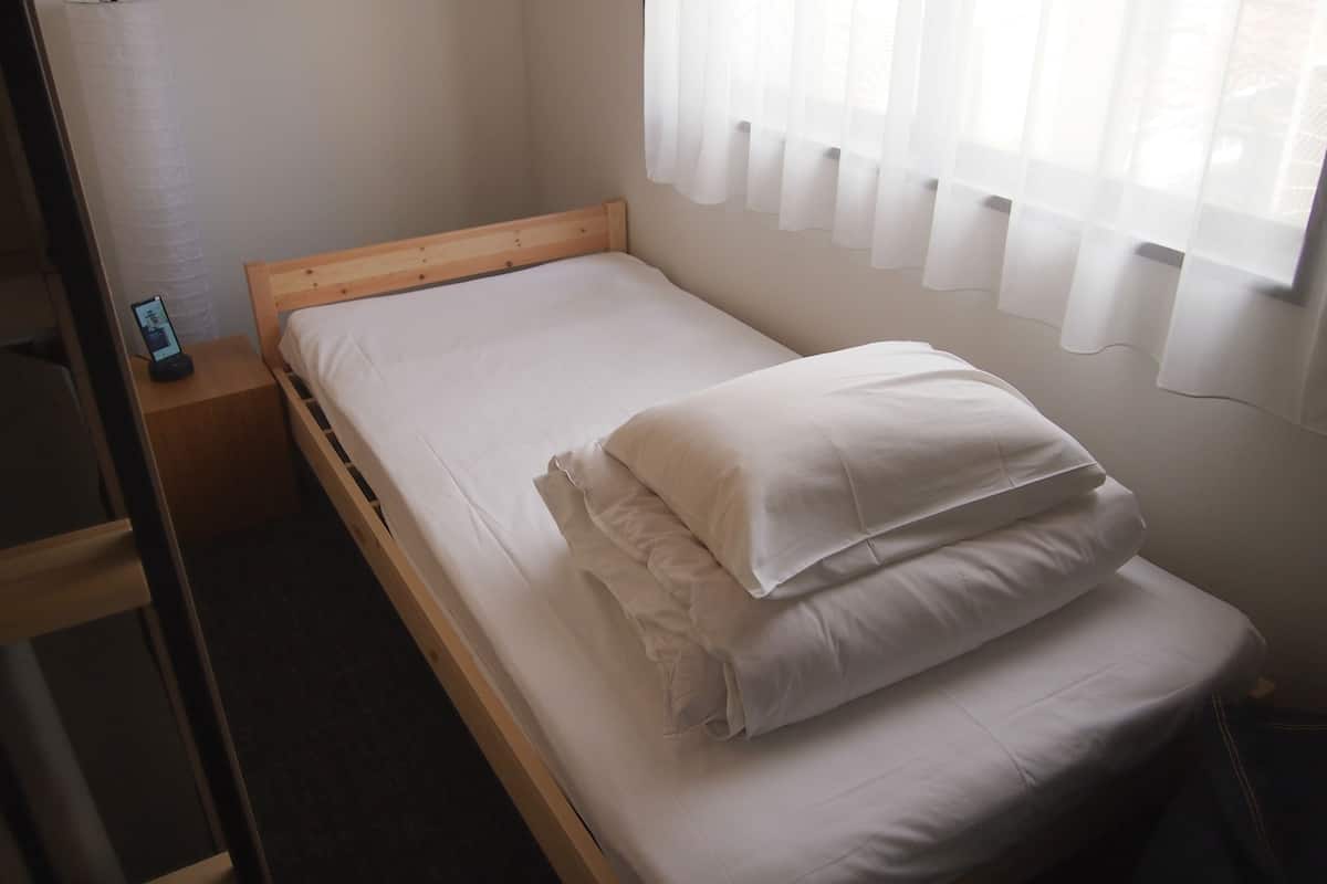 Bunk Bed Room 4 Beds + 1 single Bed, Shared Bathroom