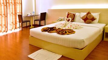 Superior Double Room | Minibar, desk, blackout drapes, iron/ironing board