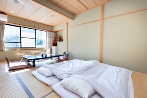 Japanese Room- Quadruple | In-room safe, free WiFi, bed sheets - Tabist Kazeyuki (Takayama)