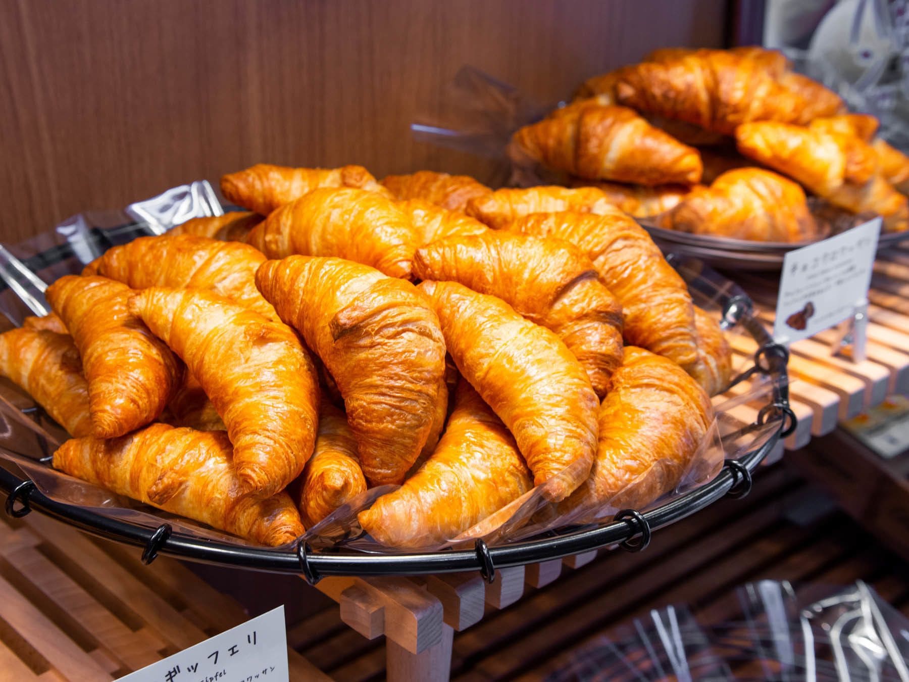 朝食 (ビュッフェ)、毎日提供 (無料)