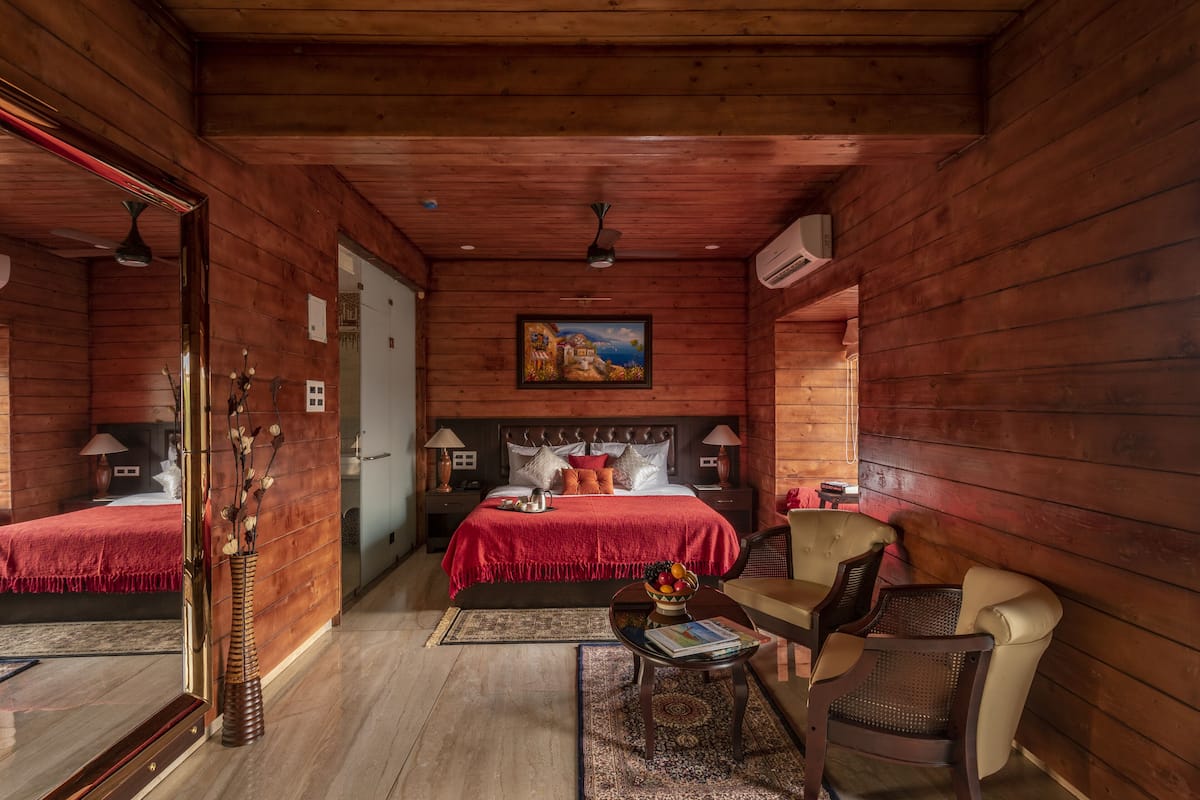 Royal Double Room, 1 Bedroom | Premium bedding, in-room safe, blackout drapes, soundproofing