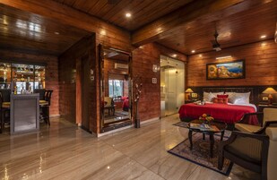 Royal Double Room, 1 Bedroom | Premium bedding, in-room safe, blackout drapes, soundproofing