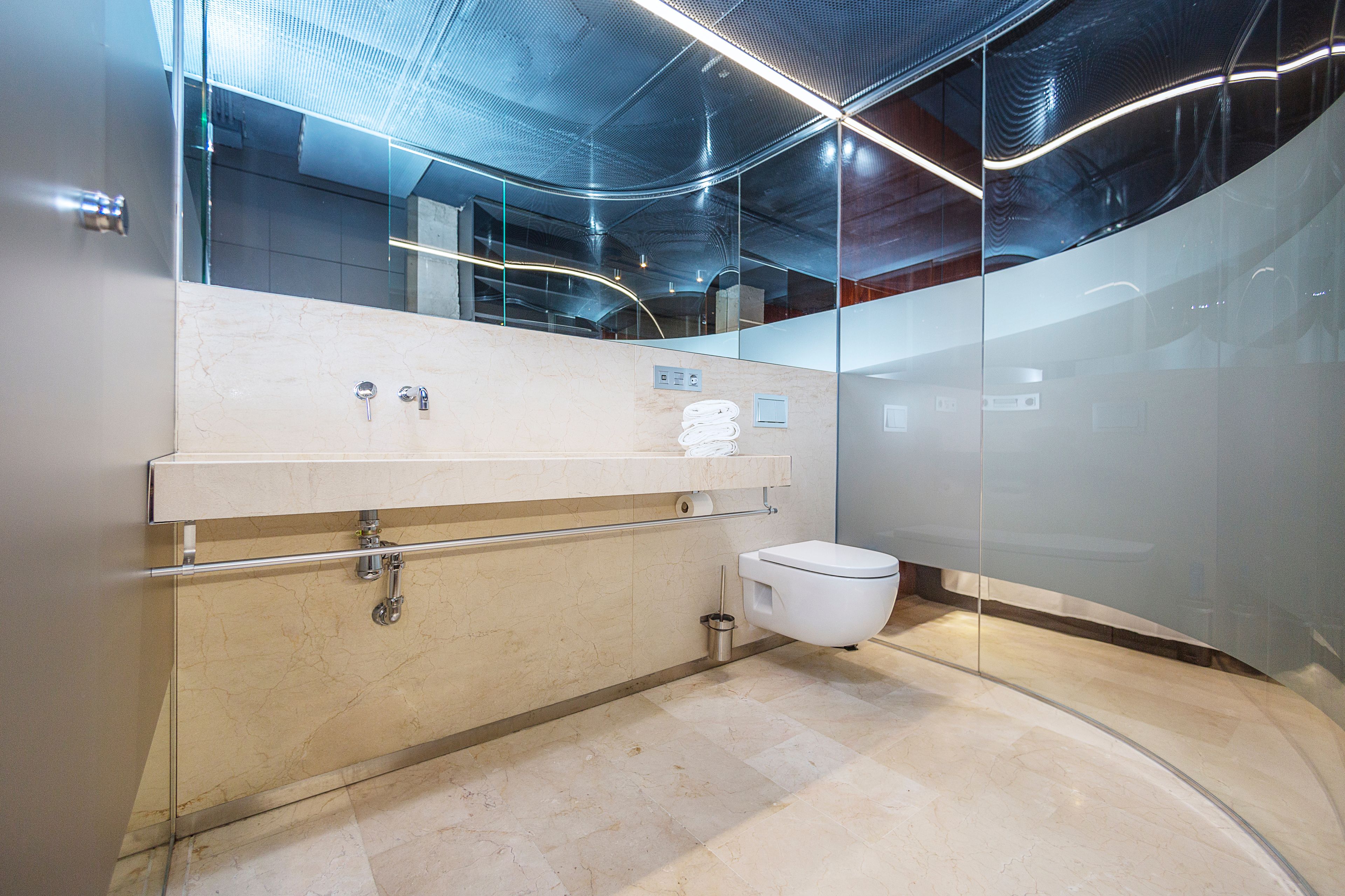 shower, free toiletries, hair dryer, slippers