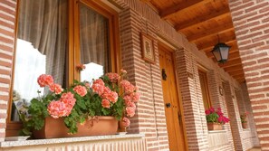 Exterior detail - Alojamientos Rurales La Aldaba (Navalagamella)