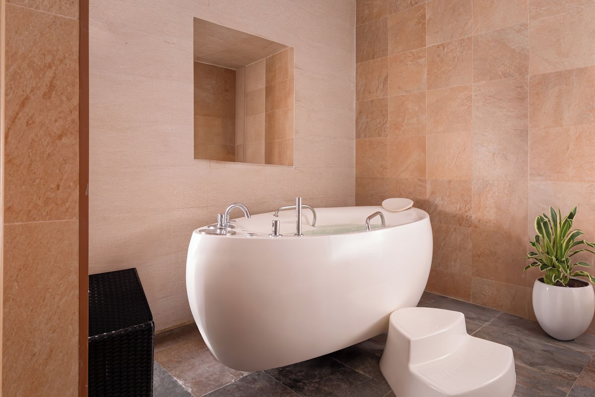 couples treatment room(s)