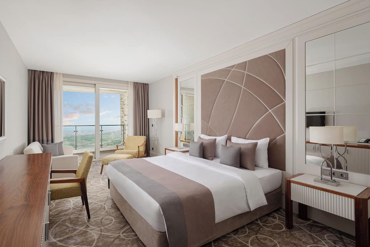 Superior Double or Twin Room, Mountain View | 1 bedroom, minibar, in-room safe, desk