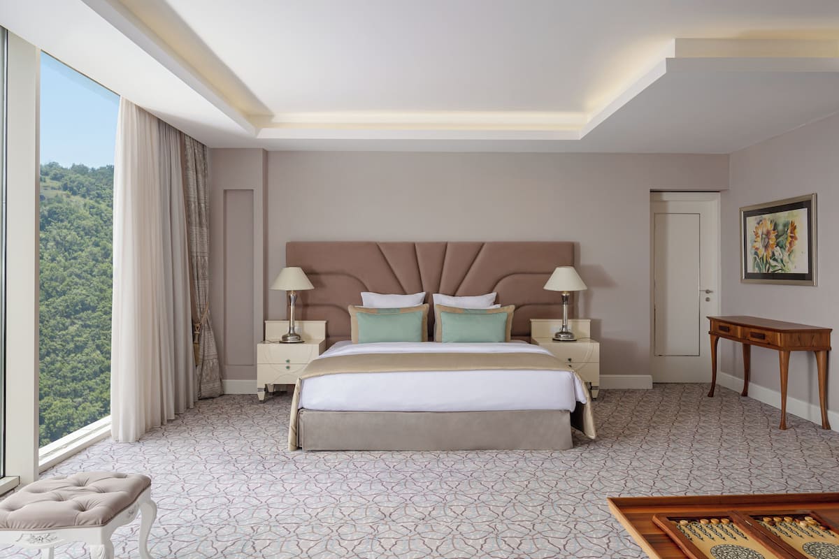 Villa Shahdagh 2 Bedrooms | 1 bedroom, minibar, in-room safe, desk