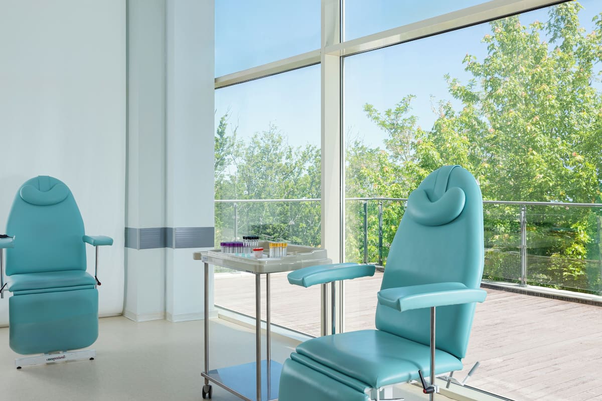 couples treatment room(s)