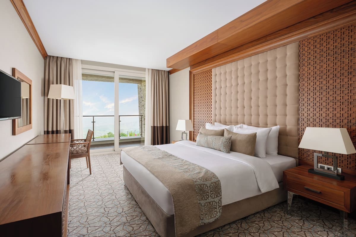 Junior Room, Mountain View | 1 bedroom, minibar, in-room safe, desk