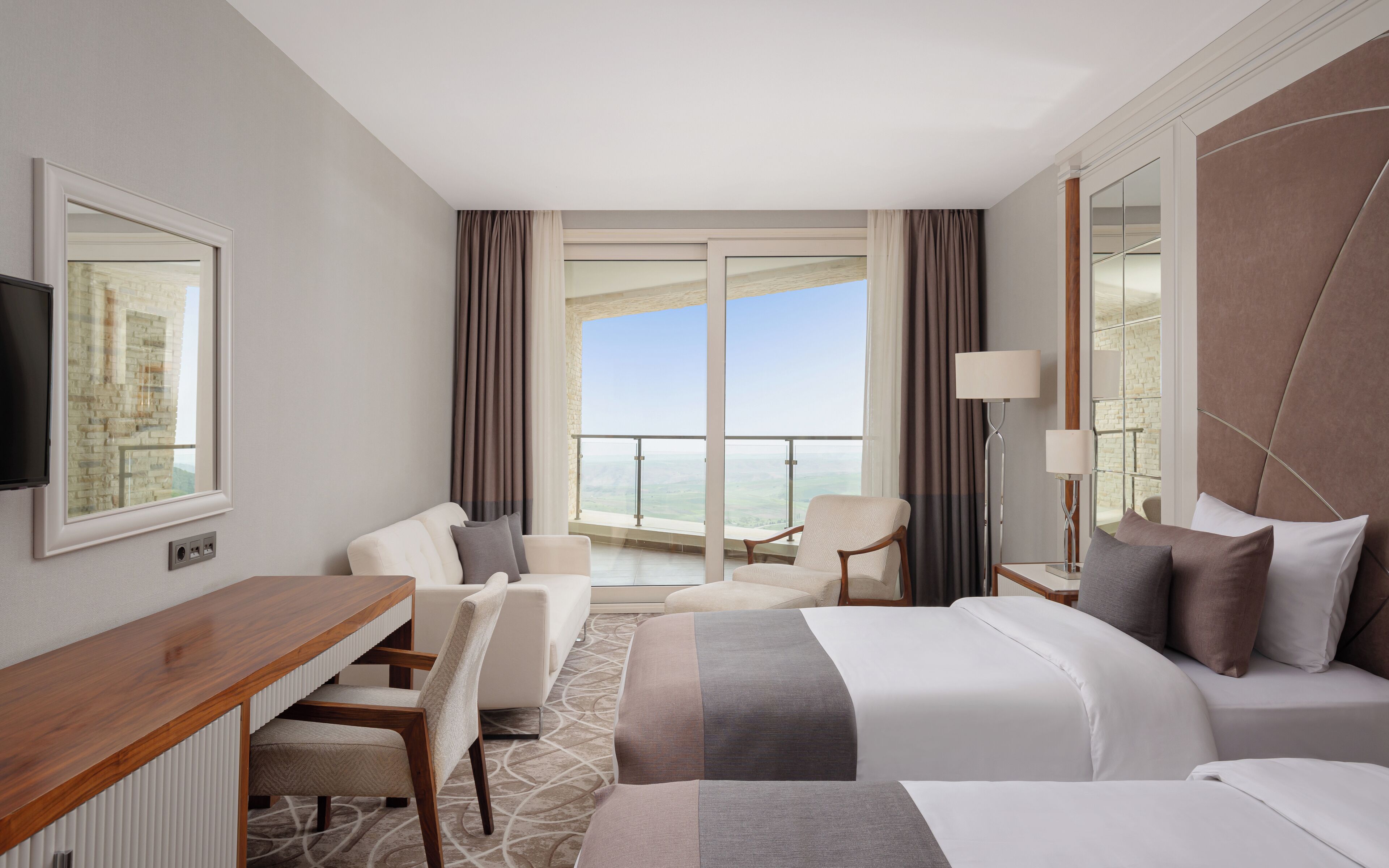 Superior Double or Twin Room, Mountain View | 1 bedroom, minibar, in-room safe, desk