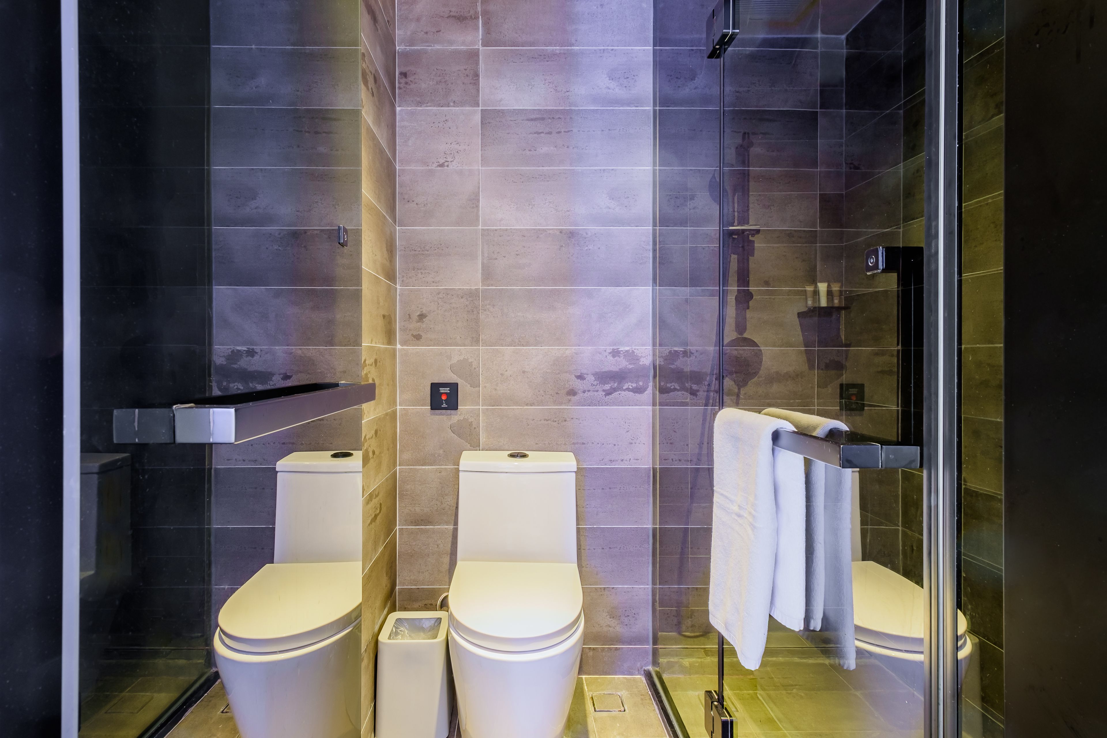 exclusive double room | bathroom | free toiletries, hair dryer, slippers, towels