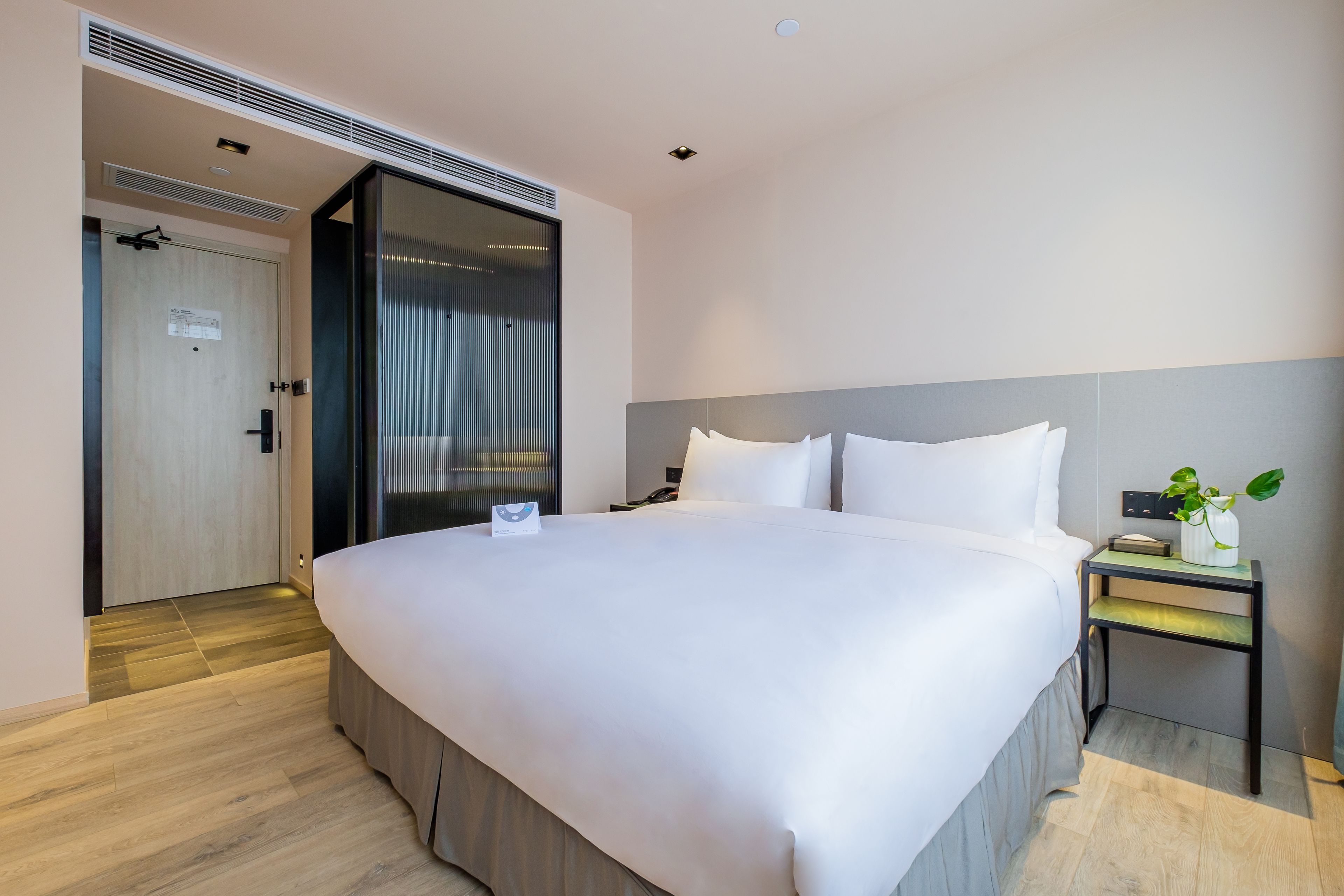 exclusive double room | minibar, in-room safe, desk, blackout curtains