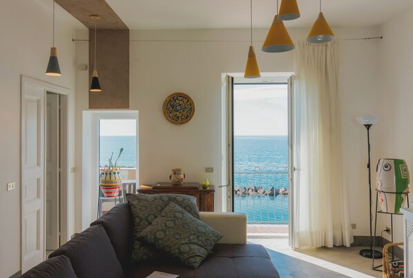 Appartement Design, 1 chambre (1) | Coin séjour | TV connectée