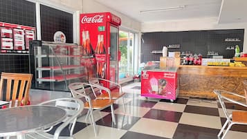 酒吧(店内)