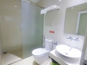 Bathroom - Florent Guest House (Ubud)