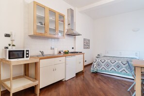 Suite monolocale, non fumatori | Ferro/asse da stiro, Wi-Fi gratuito, lenzuola