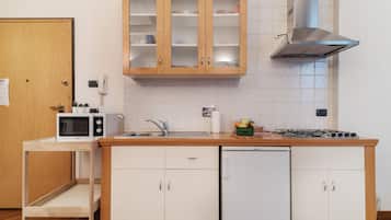 Studio Suite, Non Smoking | Private kitchenette