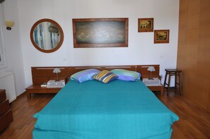 Villa, 5 chambres, vue partielle sur la mer