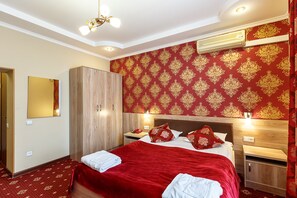 1 bedroom, premium bedding, desk - Renion Zyliha Hotel (Almaty)