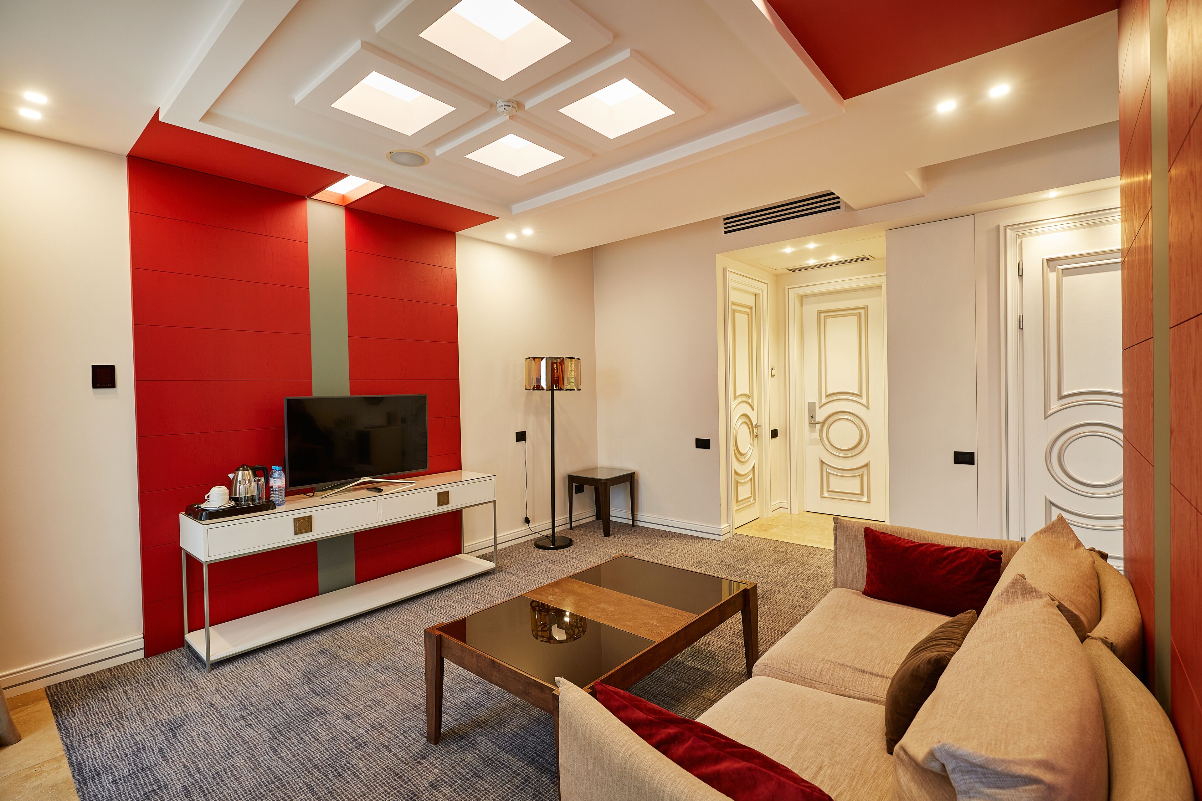 luxury double room, 1 king bed, mountain view | living area | 100-cm smart tv with satellite channels, tv, toys