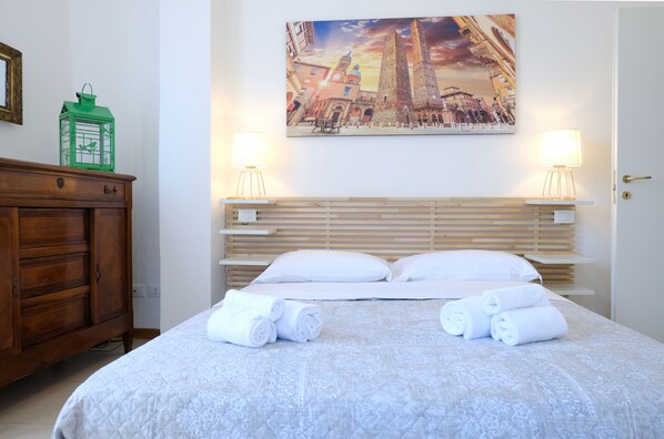 Appartement, 1 slaapkamer | 1 slaapkamer, een strijkplank/strijkijzer, gratis wifi, beddengoed