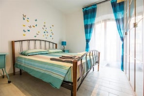 Apartment, 2 Bedrooms | 2 bilik tidur, dihias secara berasingan