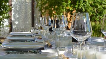 الطعام والشراب